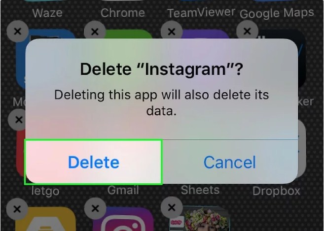 Chọn Delete để xóa Instagram trên iPhone