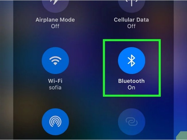 Nhấn giữ biểu tượng Bluetooth.