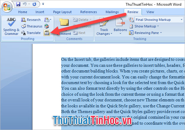 Vào mục Review, chọn biểu tượng Word Count trong Proofing