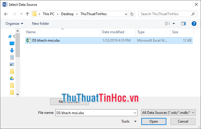 Chọn file danh sách Excel cần tạo thư mời